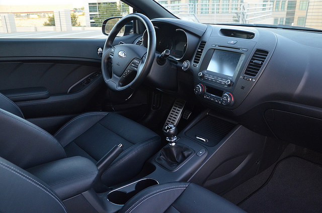 2015-kia-forte-koup-sx-turbo-interior