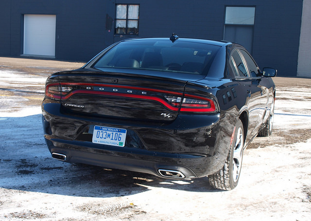 2015-Dodge-Charger-RT-Plus-rear