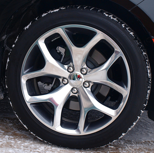 2015-Dodge-Charger-RT-Plus-tire