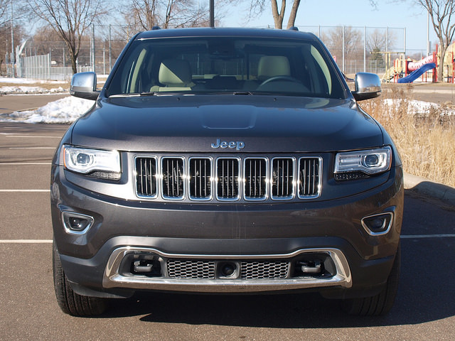 2015-jeep-grand-cherokee-limited-grille