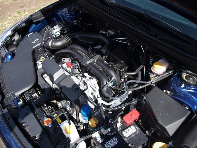 2015-Subaru-Outback-2-5i-Limited-engine