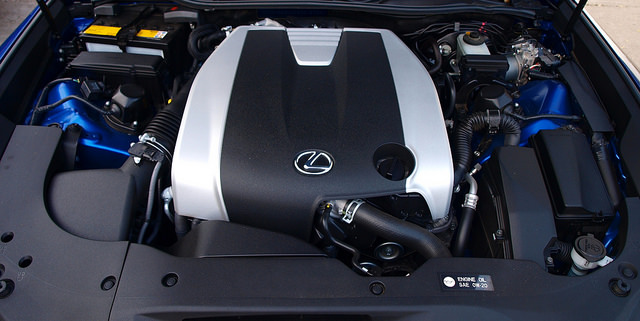 2015-Lexus-RC-350-F-Sport-engine