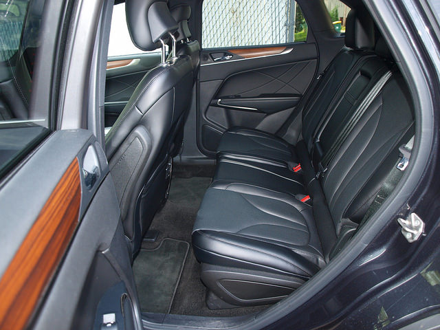 2015-Lincoln-MKC-AWD-rear-seats